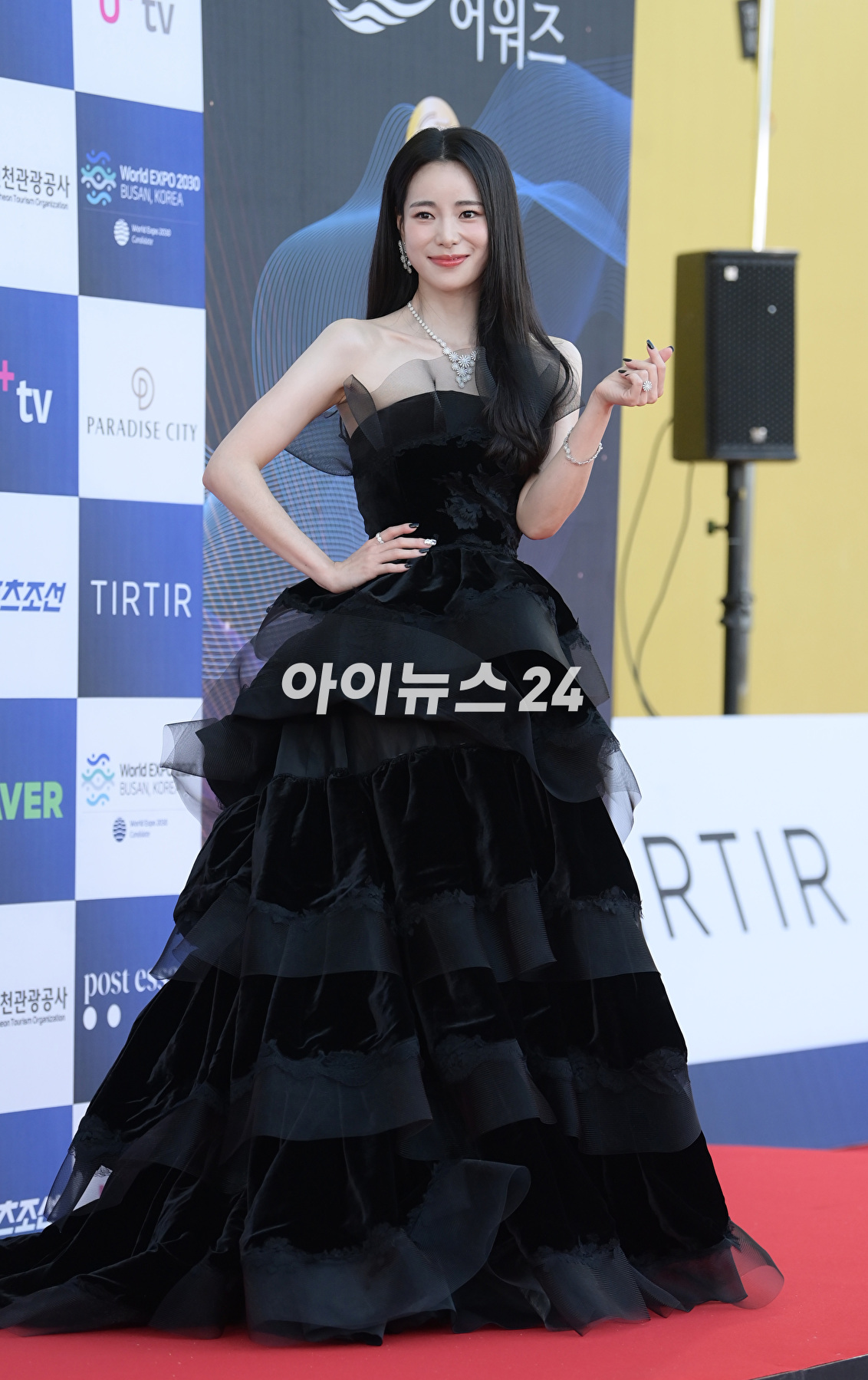 배우 임지연이 19일 인천 파라다이스시티에서 열린 제2회 청룡시리즈어워즈 레드카펫 행사에 참석하고 있다. [사진=정소희 기자]