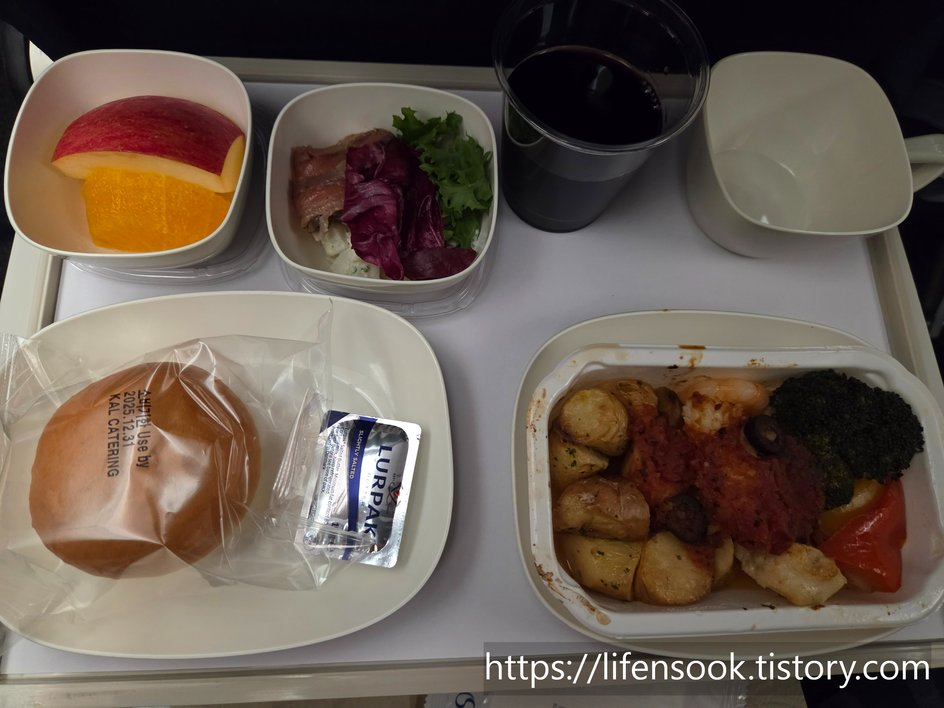 대한항공 인천 - 오클랜드 첫 번째 기내식 해산물식 2