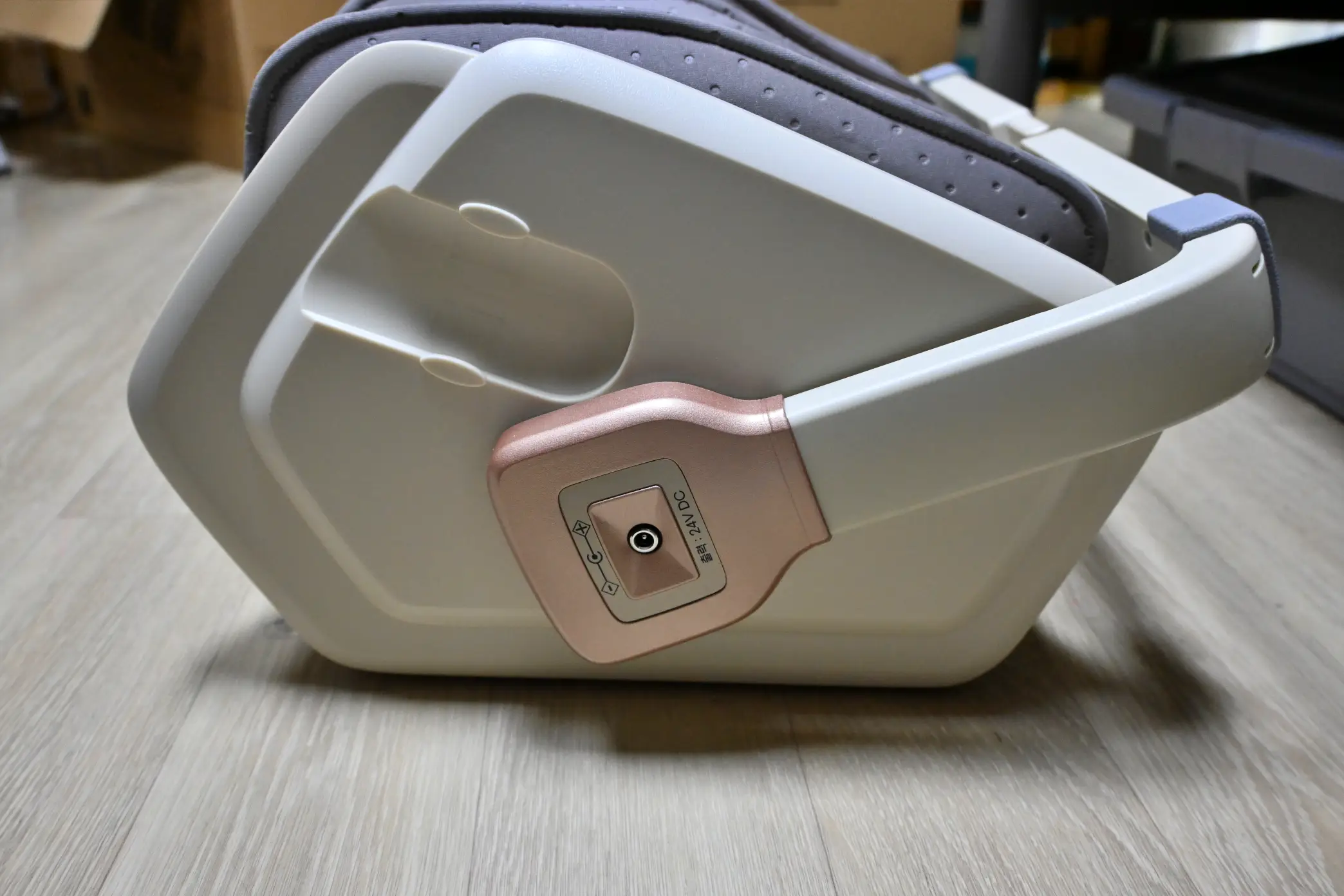 웰모아 웰러쉬 다리마사지기 HCW-60S 어떤 자세에서도 마사지 가능 사진5