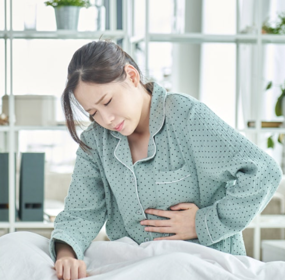 왼쪽 옆구리 통증 원인 총정리! 주요 질병 5가지&amp;#44; 병원 언제 가야 할까?