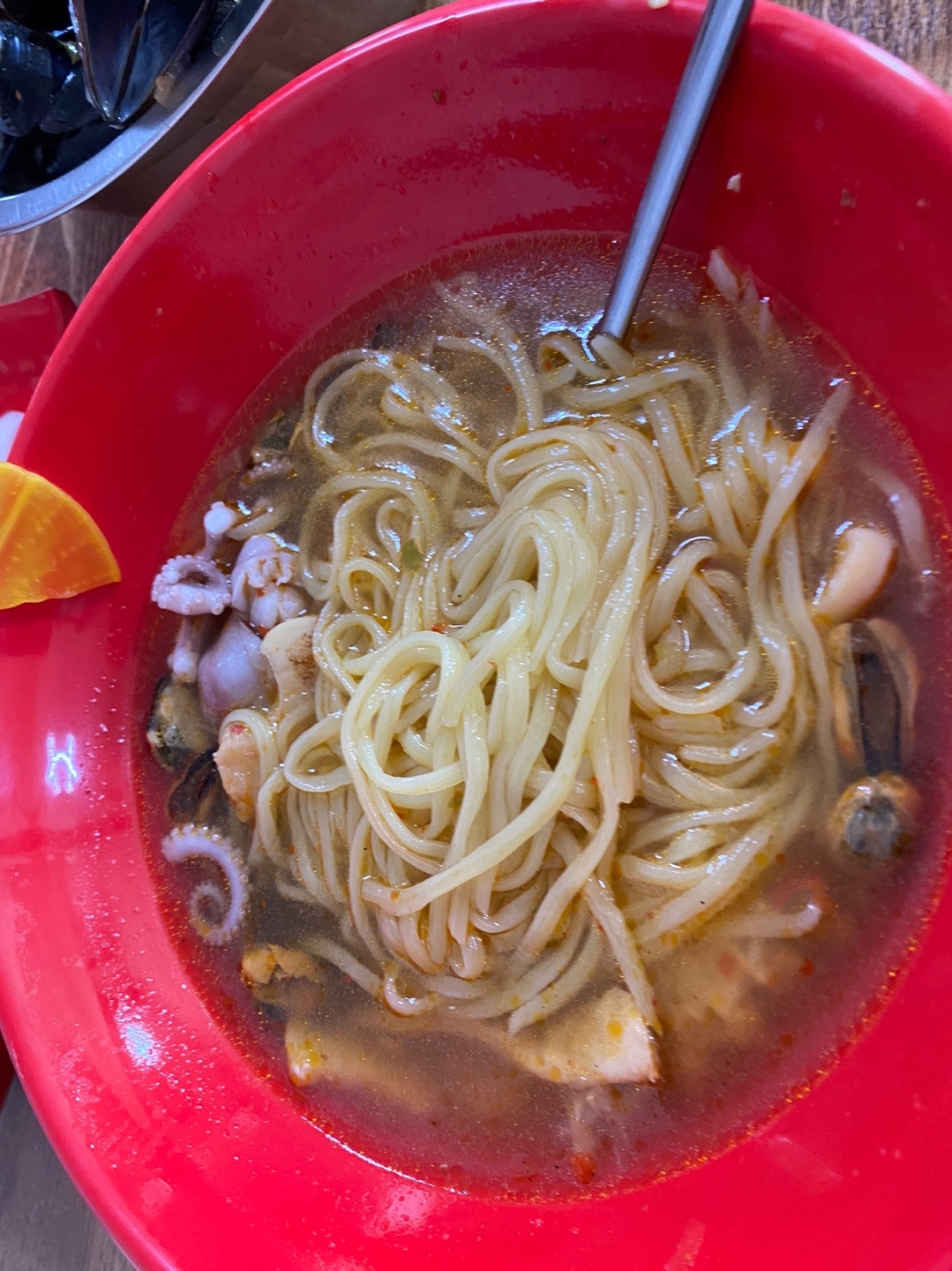 사량도 맛집 금평반점 짬뽕국물