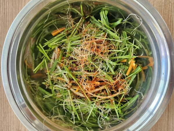 새싹보리 겉절이 만드는 과정