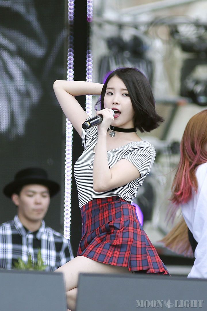 아이유 사진 모음 / 무대 코디 패션 / 일상 사복 패션