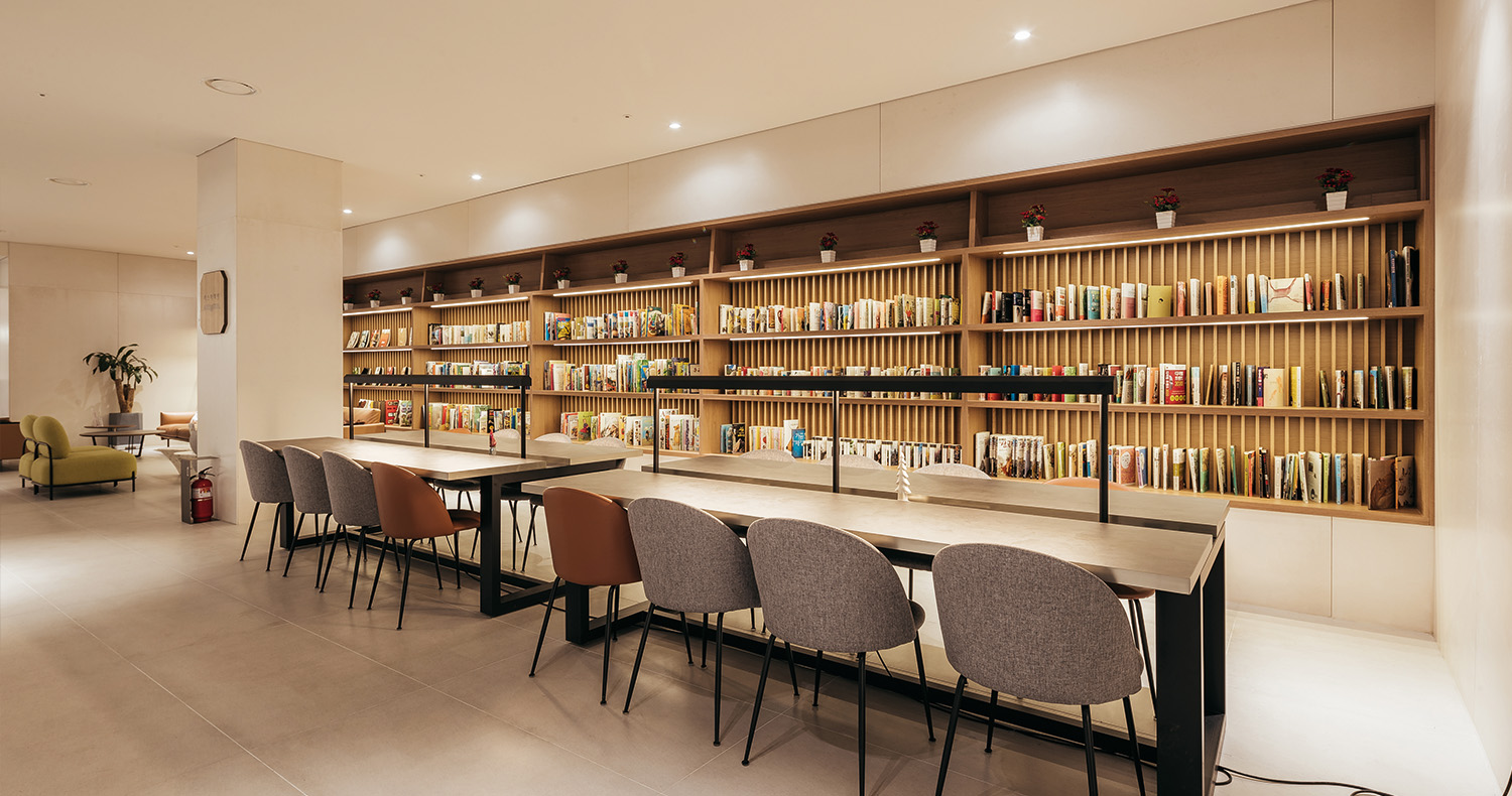 아이와 함께하는 조용하고 따뜻한 독서 공간