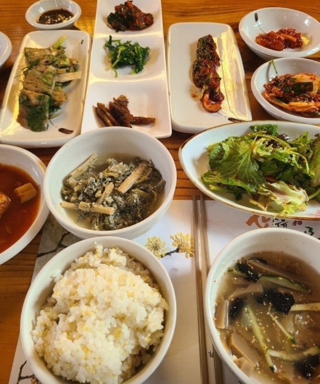 봉화-농가맛집-산골밥상-산수유길사이로