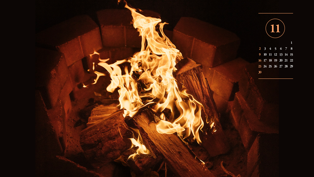 11 활활 타는 장작 A - 2025년11월 노트북배경화면