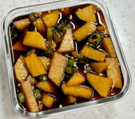 부뚜막 장아찌와 밥상 – 제철 채소를 소금에 절여 저장한 절기 반찬