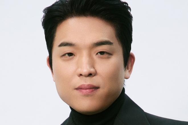 모수 서울 레스토랑의 와인 서비스 상황 설명 이미지