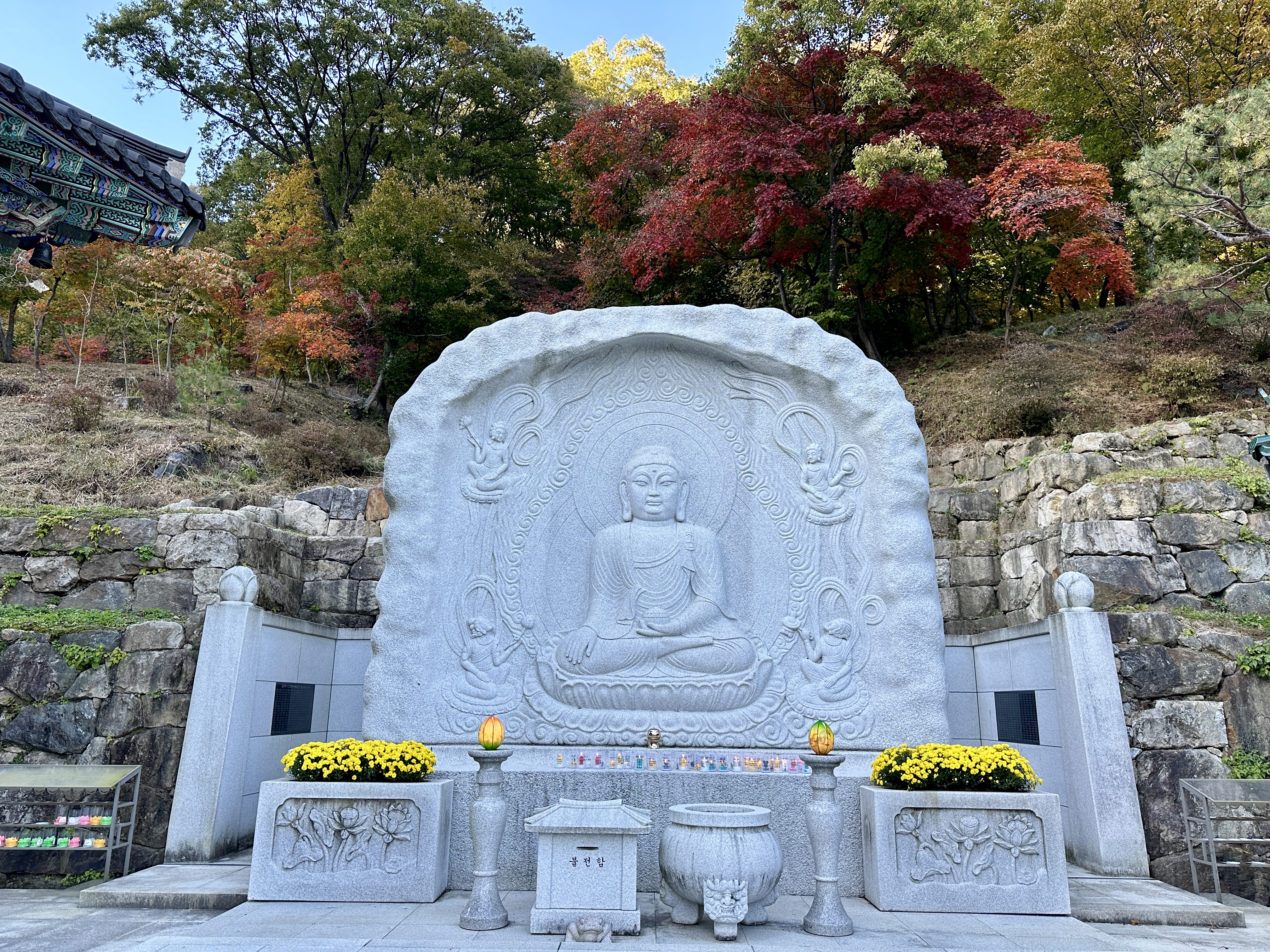 용문사 석조약사여래좌상