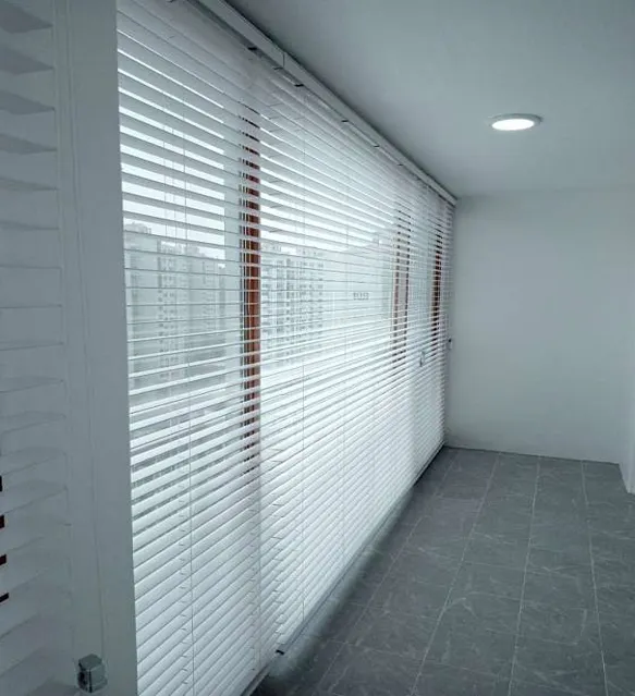 창 커텐 블라인드