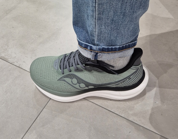 충격 분산 특화 써코니 트라이엄프 22