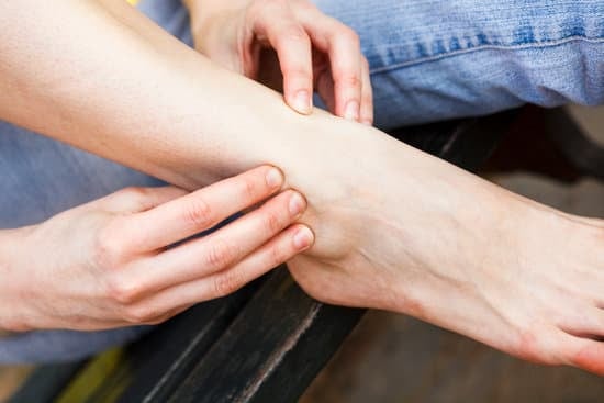족관절 전치환술 (Total Ankle Replacement) │ 통증 없이 다시 걷기 위한 인공관절의 해답