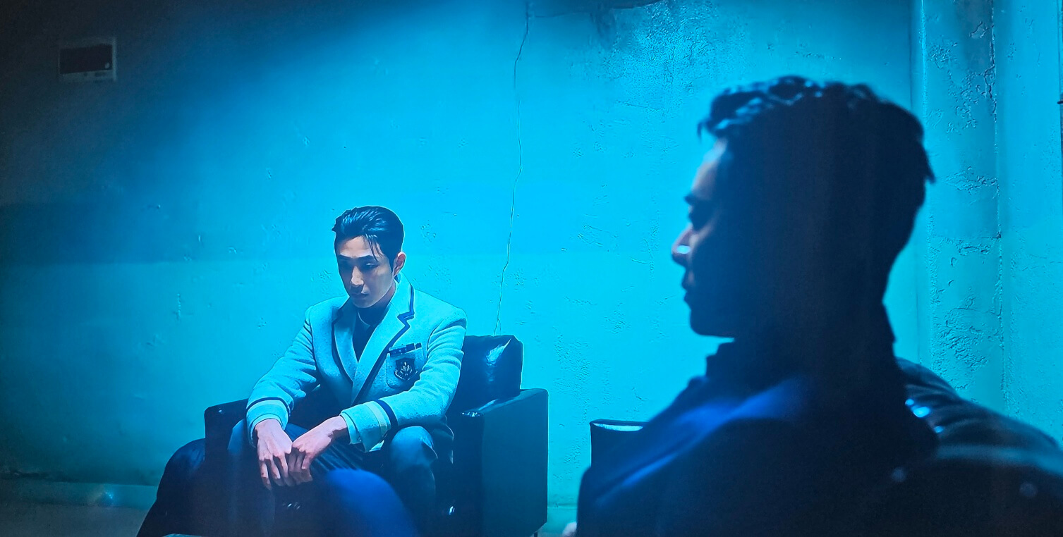 약한영웅2 조정석 안경 등장 씬