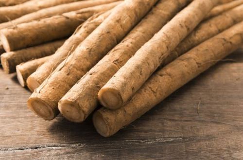 생우엉 손질 해놓은 것