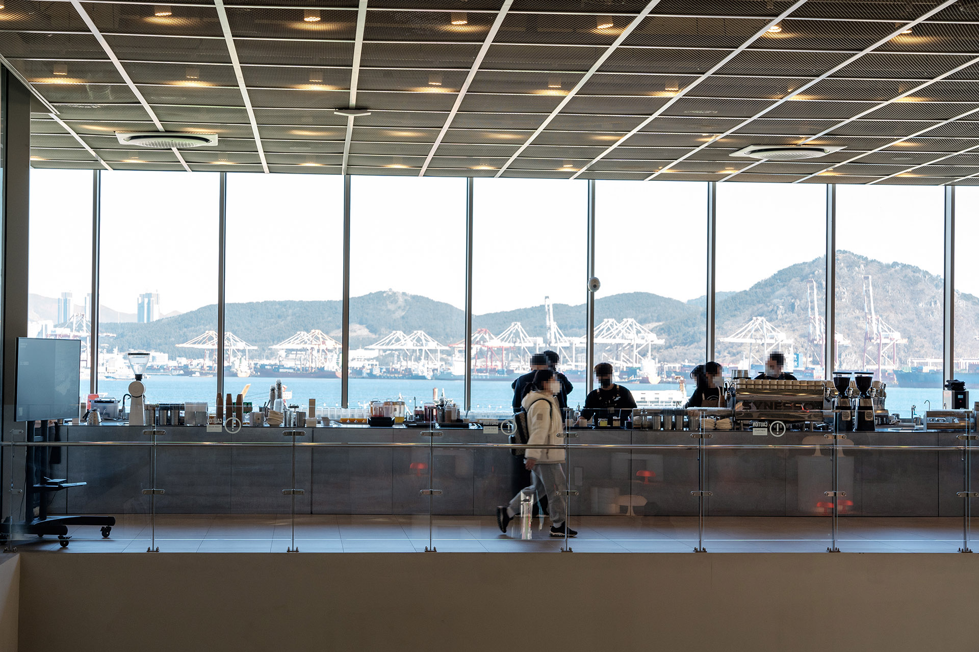 부산 영도 피아크 카페 앤 베이커리.