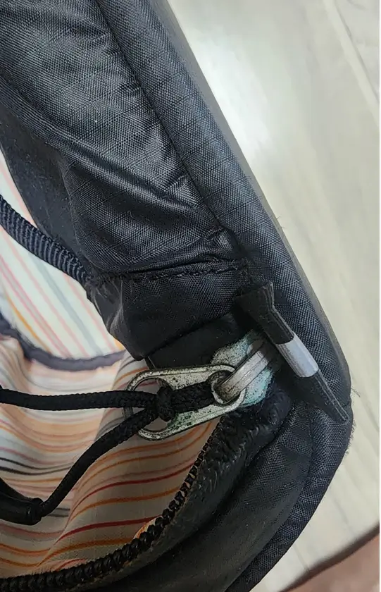 가방-지퍼-앞면-초록색-변함