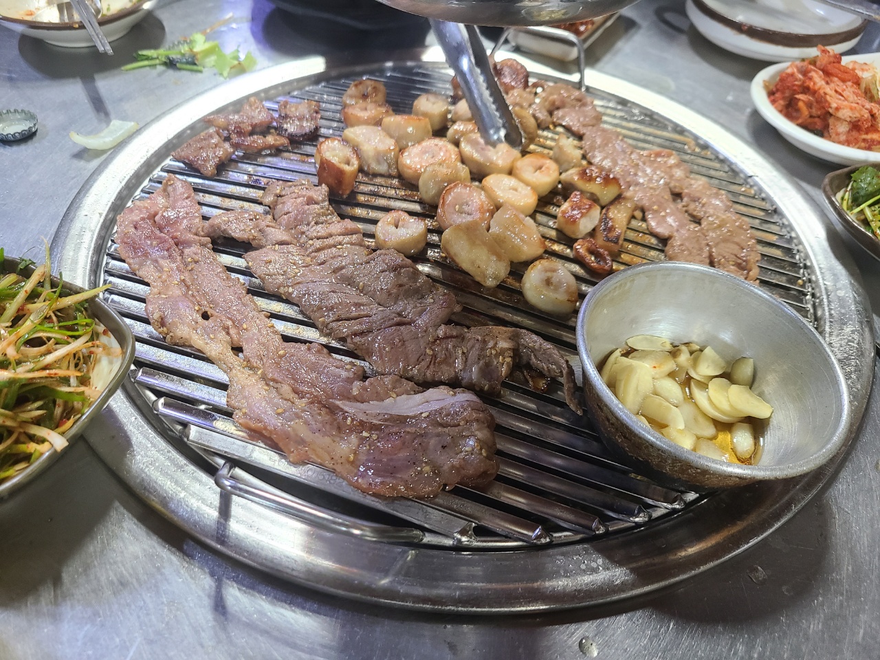 양념이 된 갈매기살과 막창