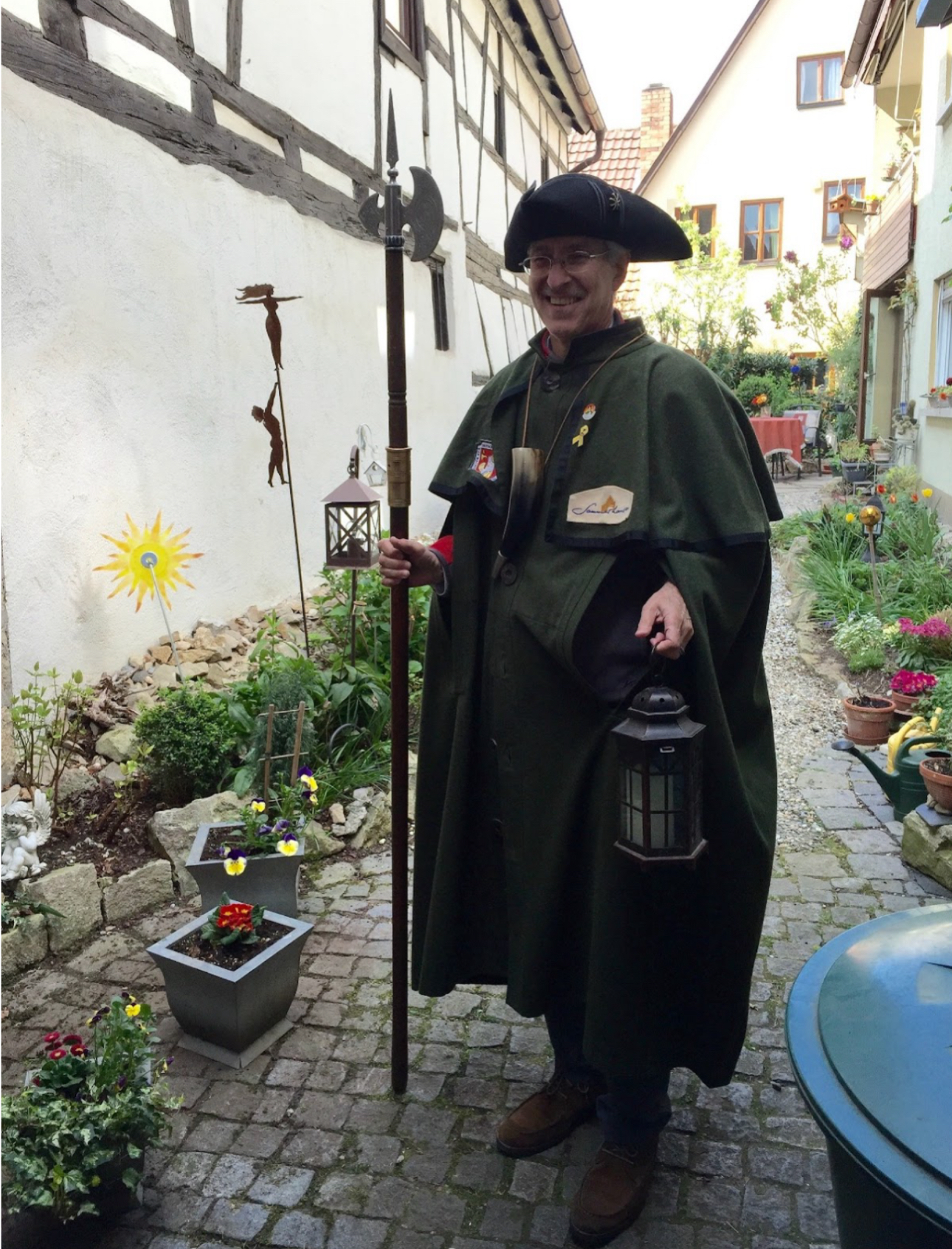 씨기의 나이트 워치맨 복장을 입어본 스티븐