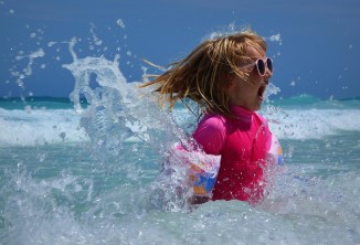 &amp;quot;물놀이 후 귀 통증&amp;#44; 방치하면 중이염까지&hellip; 부모가 알아야 할 귀 건강 수칙&amp;quot;