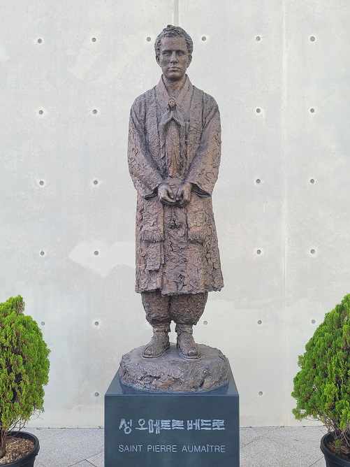 용인 신봉동성당 주보성인 ; 성 오메르트 베드로 신부님