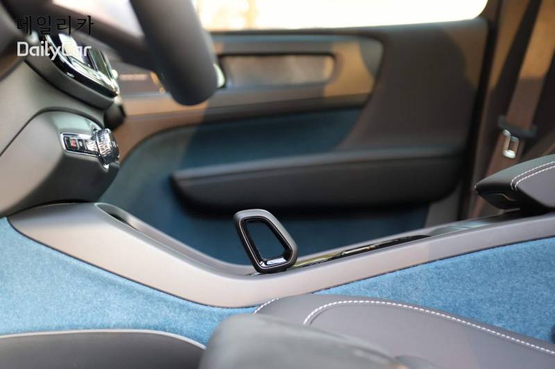 볼보 전기차..‘C40 리차지’