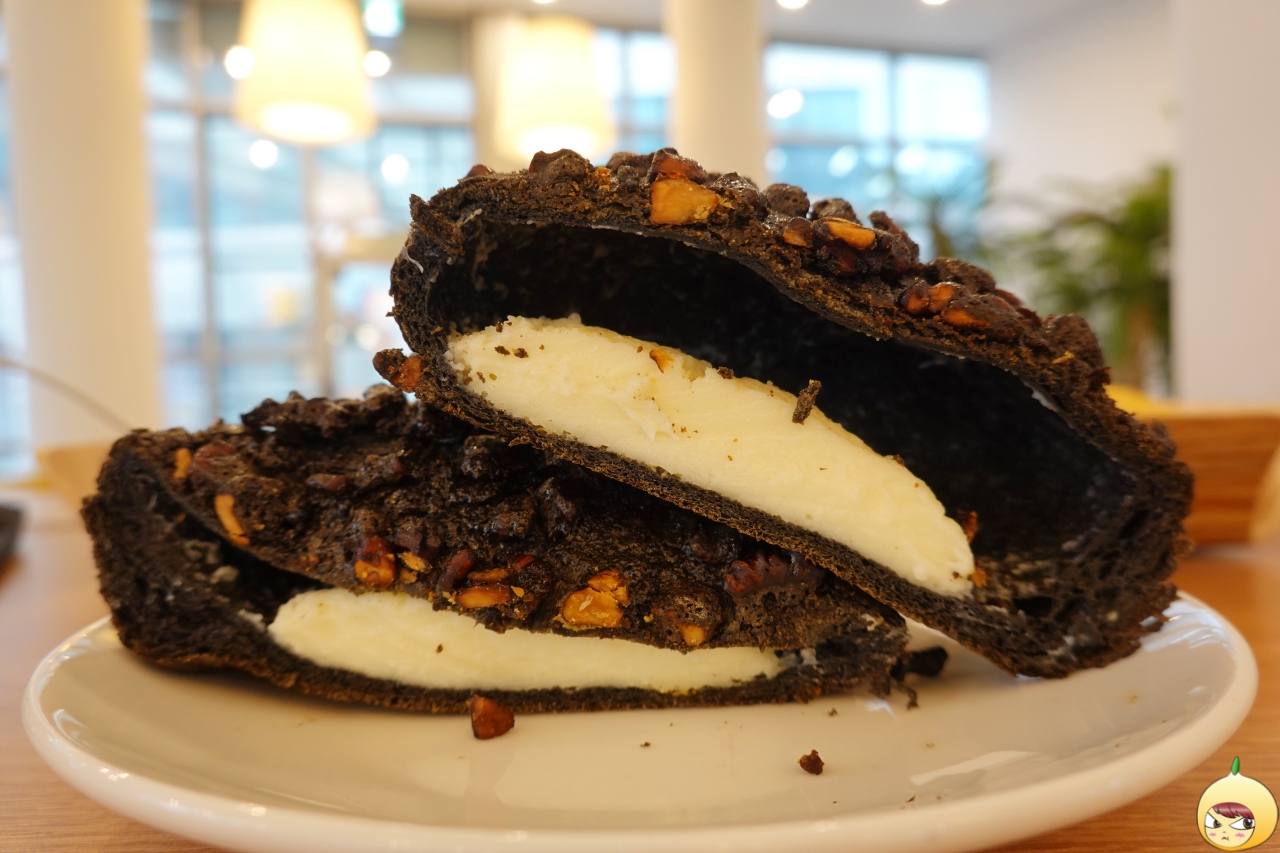 제주현무암쌀빵 자른 모습