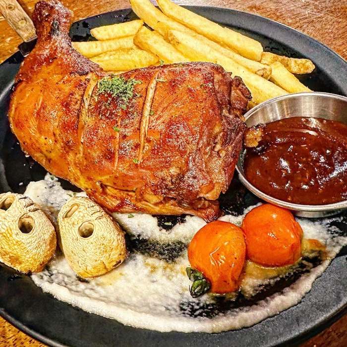 네모세모 천안 맛집 시몬스 닭다리 바비큐 스페셜 마녀의 촛불 샐러드 BBQ 맛있는 가게