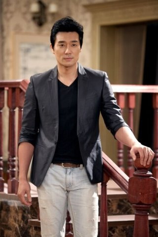 이태곤 작품 활동