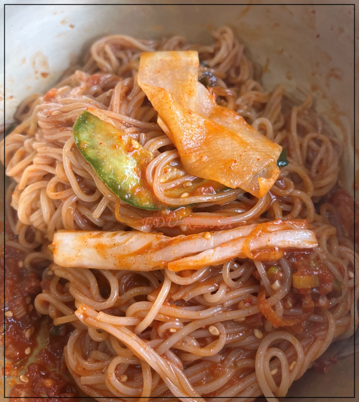 장수관-일산-비빔냉면-오이-무-배추