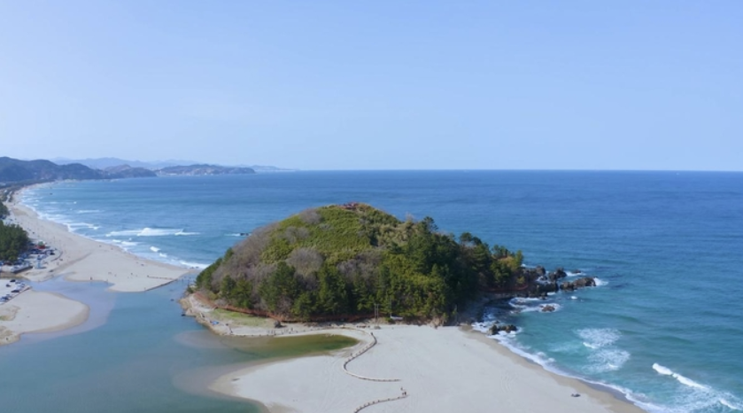 53년 만에 열린 바다 위 트레일, ‘덕봉산 해안생태탐방로’ 가보셨나요?