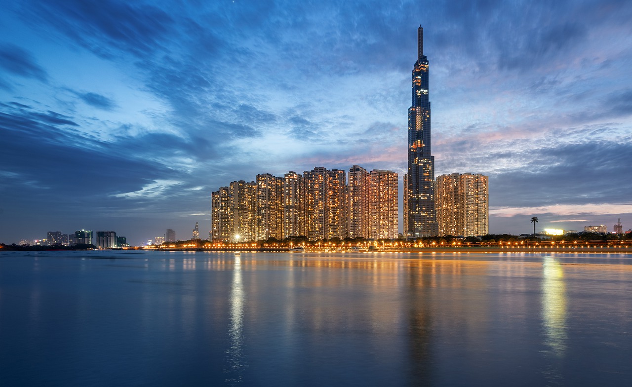 사이공 강에서 바라본 랜드마크 81