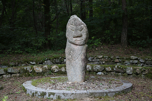 장승과 벅수 (기능과 상징성 비교)