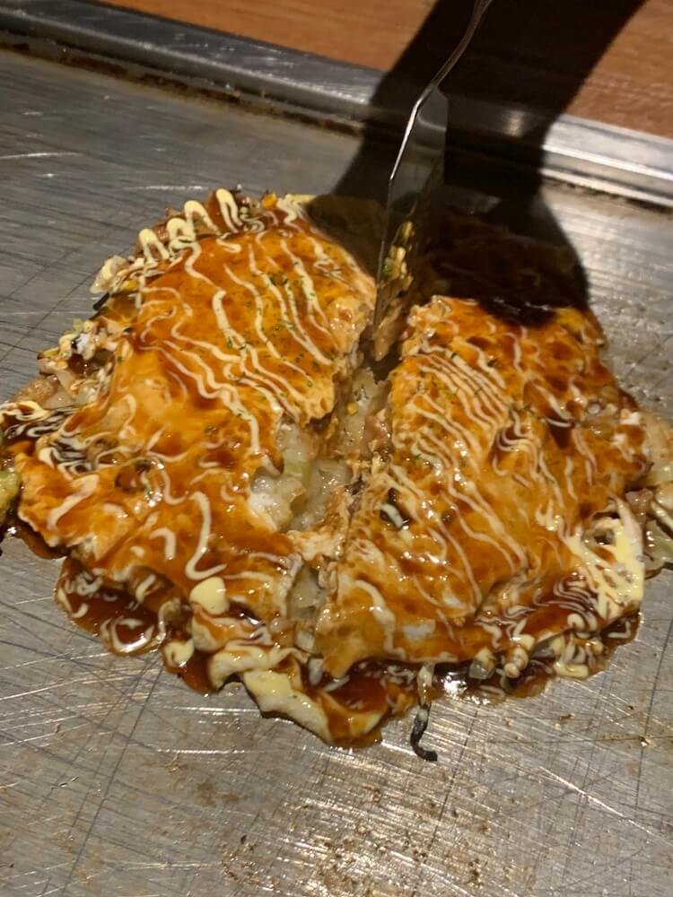 잘리고 있는 오코노미야키