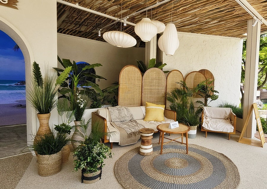 라탄가구로 둘러싸인 포토존 2