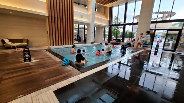 파라다이스 수영장