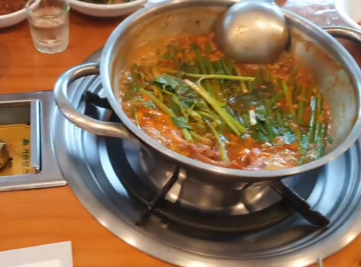 핸썸가이즈 평창동 흑염소전골