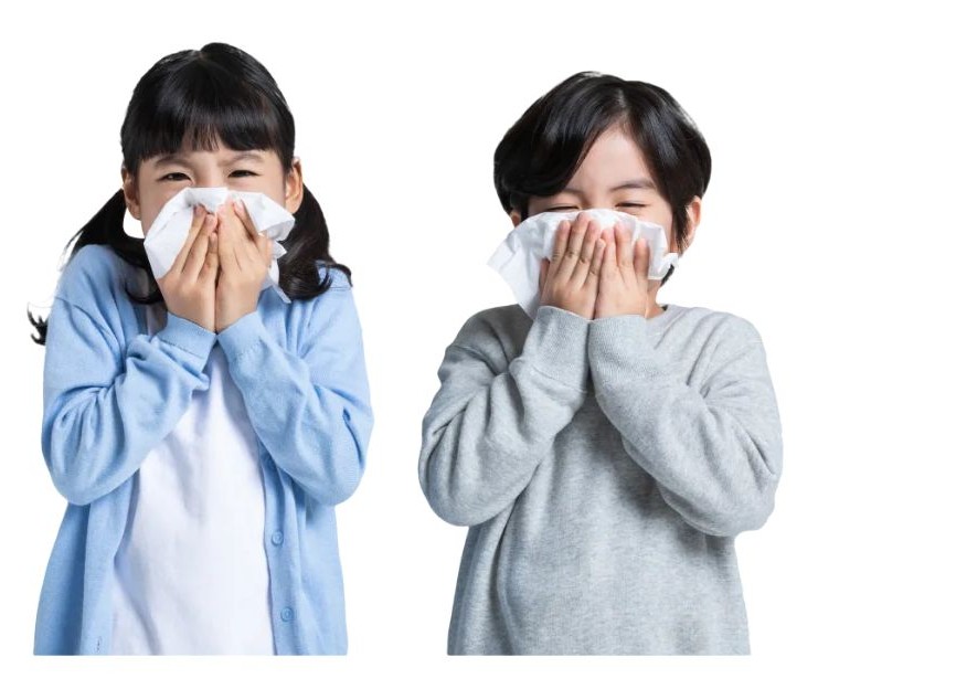 아이들이 콧물 닦는 이미지