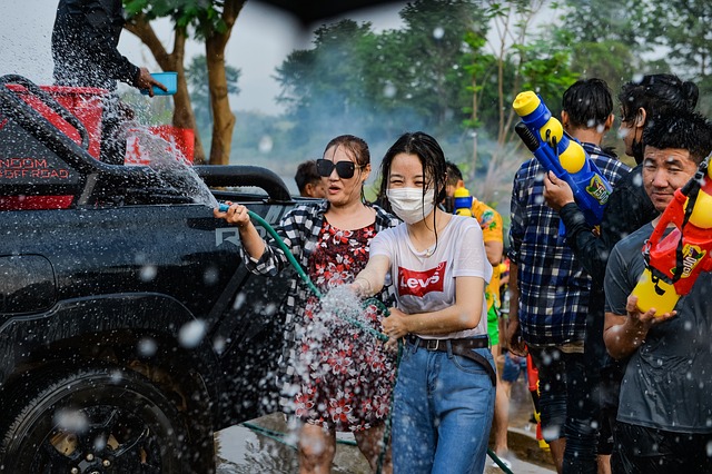 2025 태국 송크란 축제: 물의 축제로 여름을 시원하게 보내는 방법!