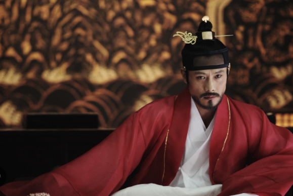 광해군, 패륜 군주인가? 조선을 지키려 한 현실적 지도자인가?