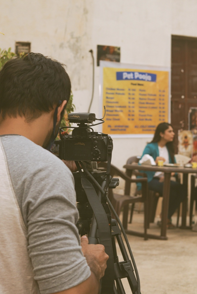 소리 없는 외침, 채워지지 않은 공간: 독립영화 속 '침묵'과 '여백'의 미학적 탐구