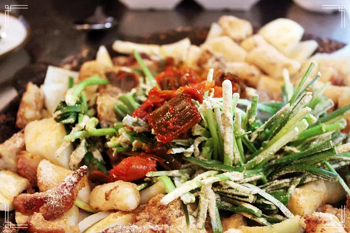 생생정보 곱창 구이 마늘 가루 눈 내린 곱창 대파김치 맛집