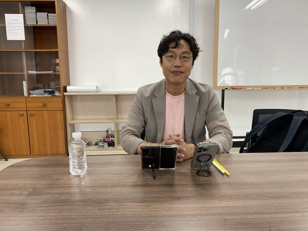 김준일 평론가 프로필