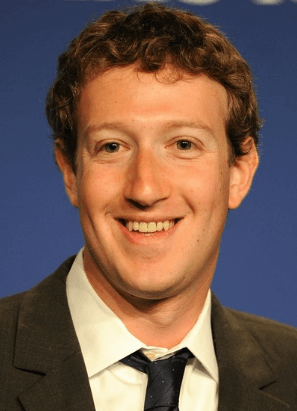 저커버그가 웃고 있는 장면