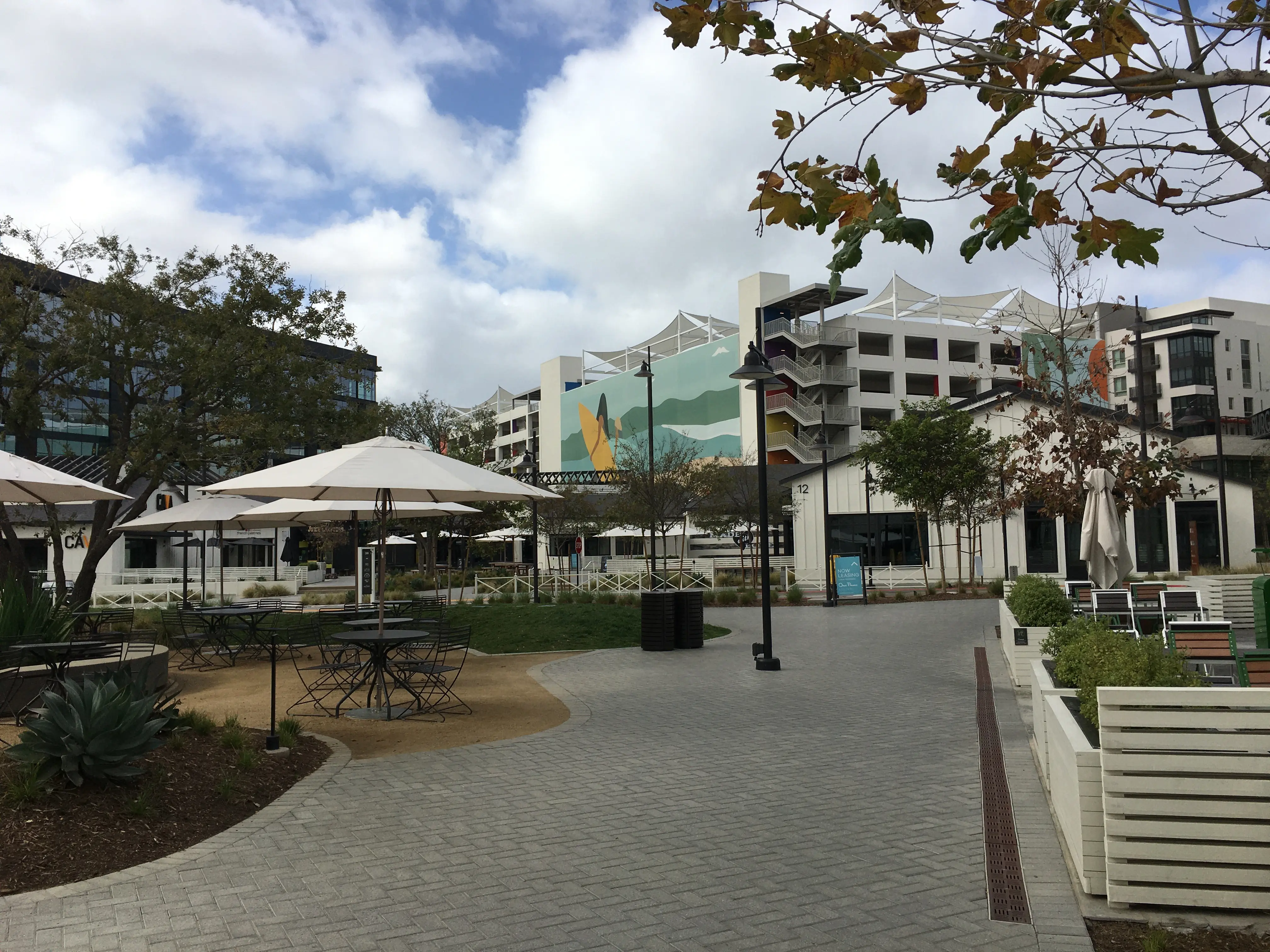 샌디에고(San Diego) 원파세오(One Paseo) 야외테이블