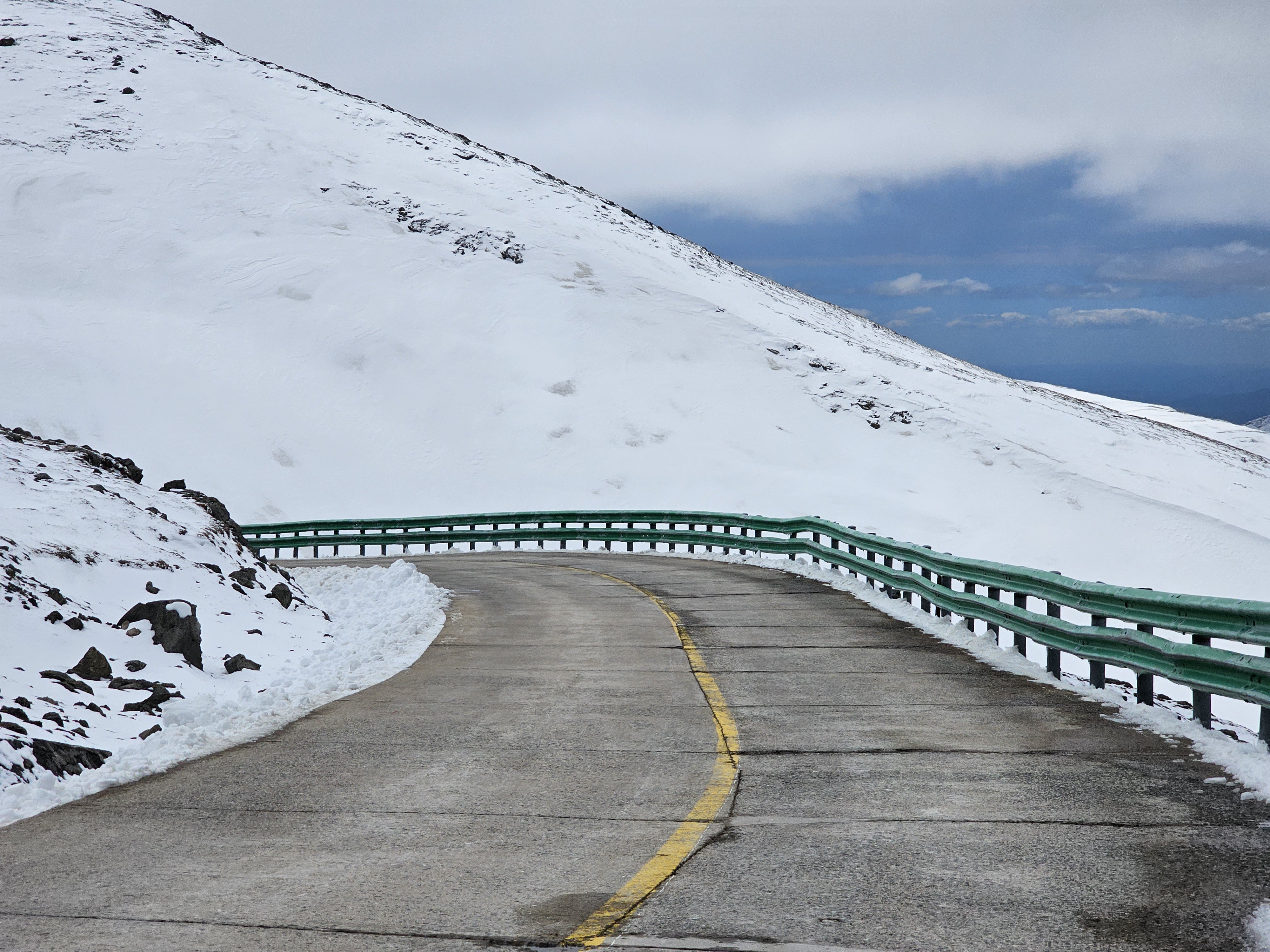 백두산천지 여행 내려감