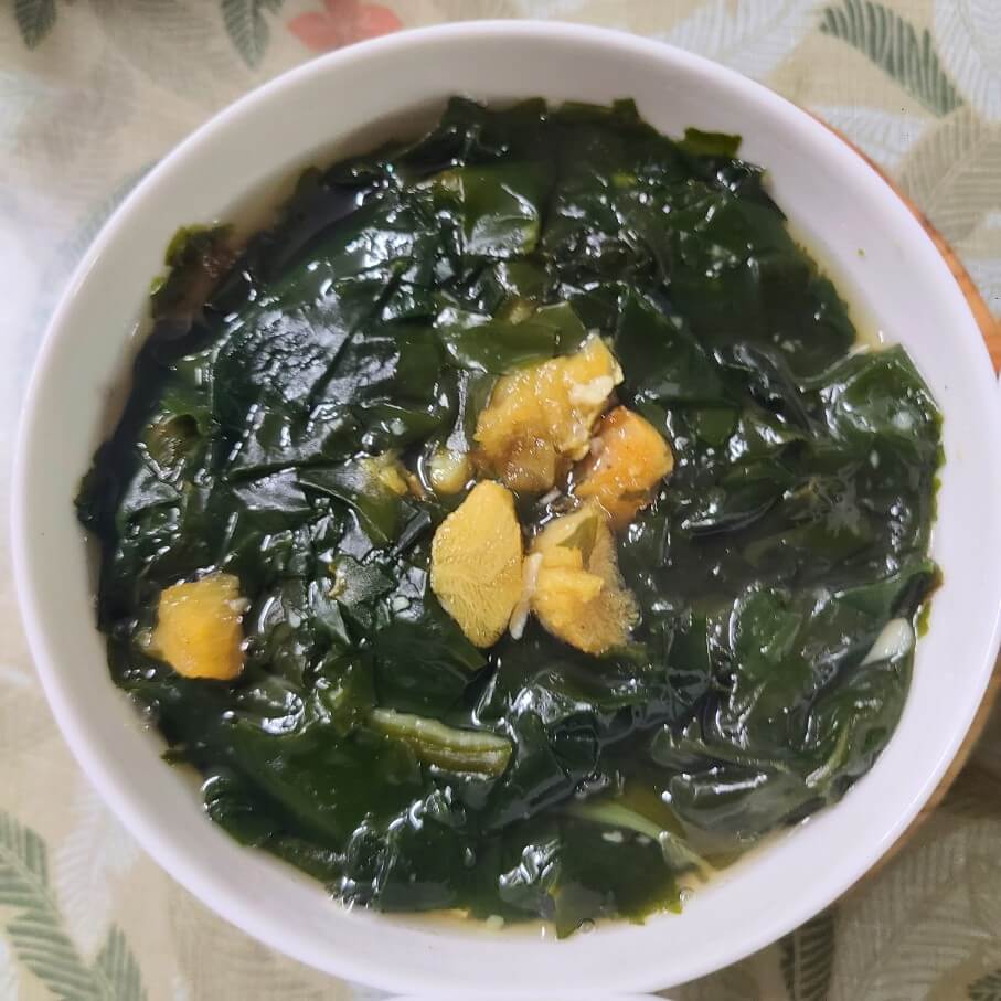 황태 미역국 레시피 구수하니 좋습니다.
멸치육수 1000ml&#44; 물 400ml를 넣고 미역&#44; 황태&#44; 다진마늘&#44; 국잔장&#44; 꽃소금&#44; 참치액젓&#44; 후추를 넣고 끓여주시면 됩니다.