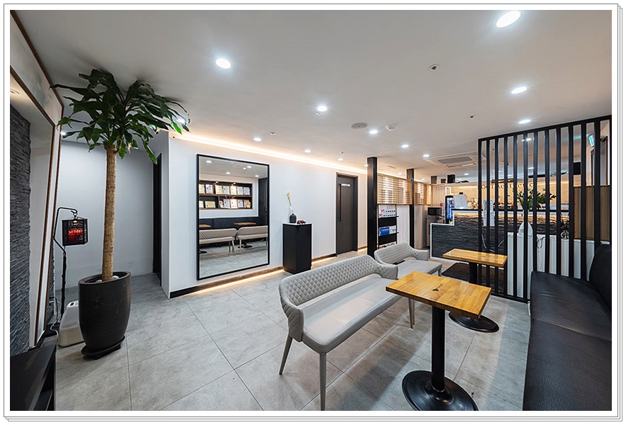 신촌마사지 루트에스테틱 로비