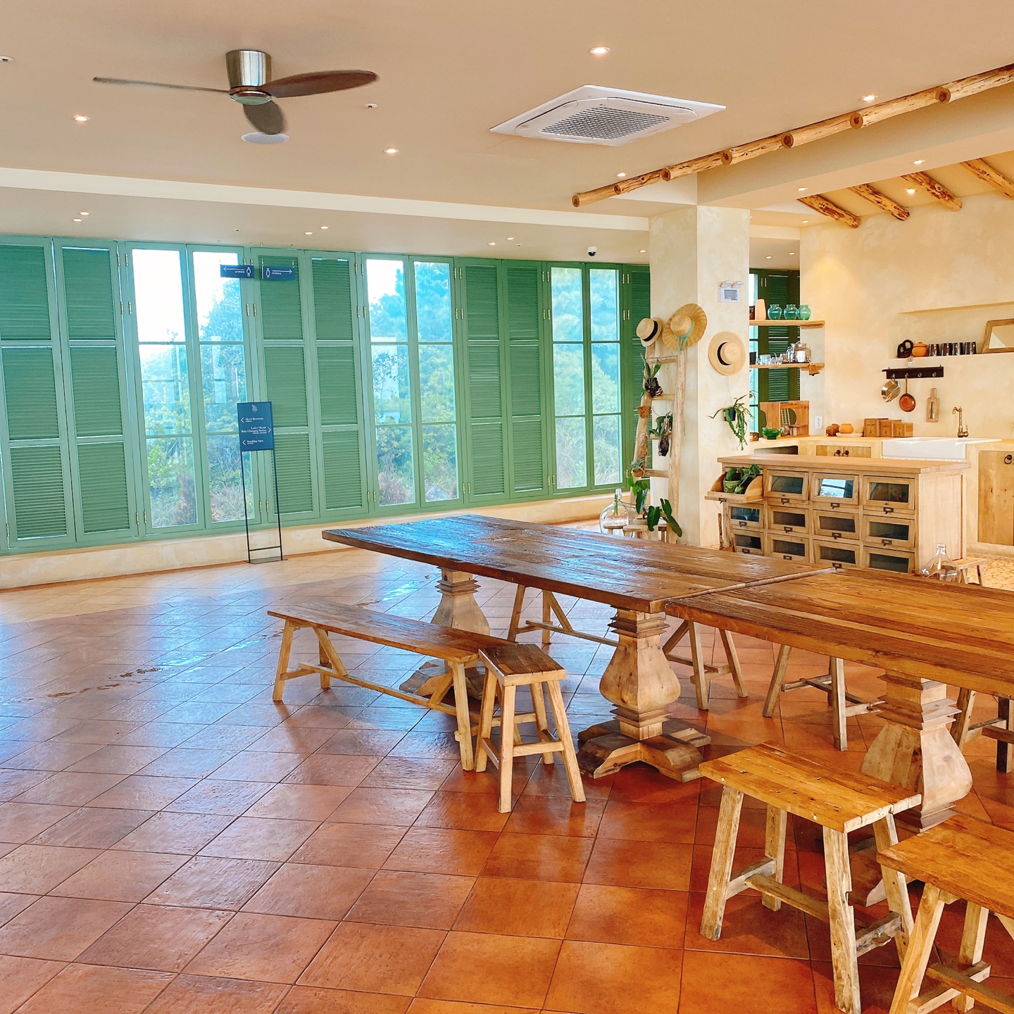 제주 성산 섭지코지 아쿠아플라넷 서귀피안 베이커리 카페