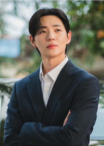 샤이닝 출연진 신재하