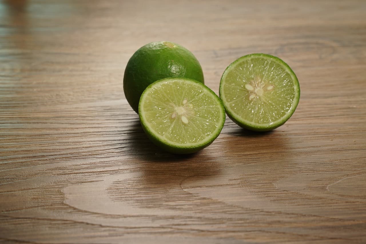 🍋 레몬이 없어서 라임 넣었더니 요리 망한 사연— 레몬, 라임, 유자… 셋은 닮았지만 다릅니다